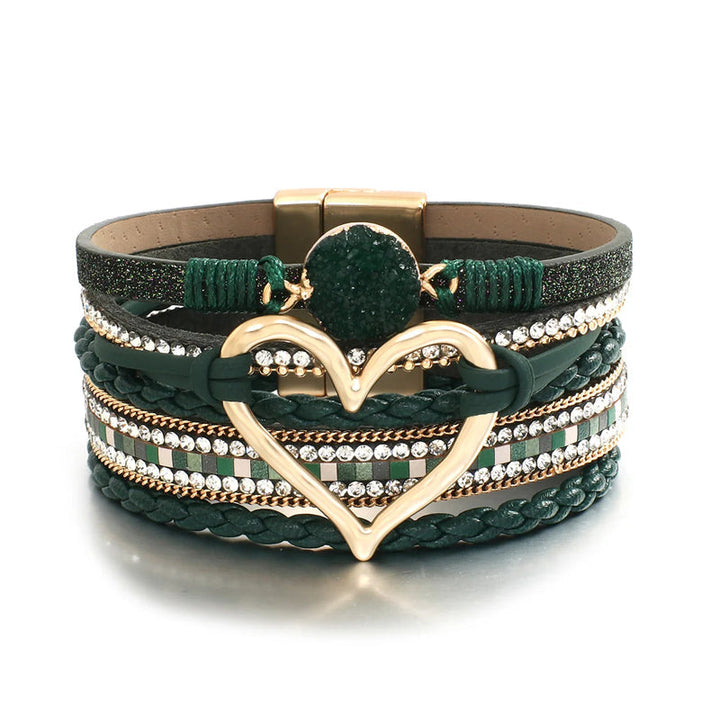Boho women's bracelet with authentic natural stones and a charming rhinestone heart for everyday fashion.