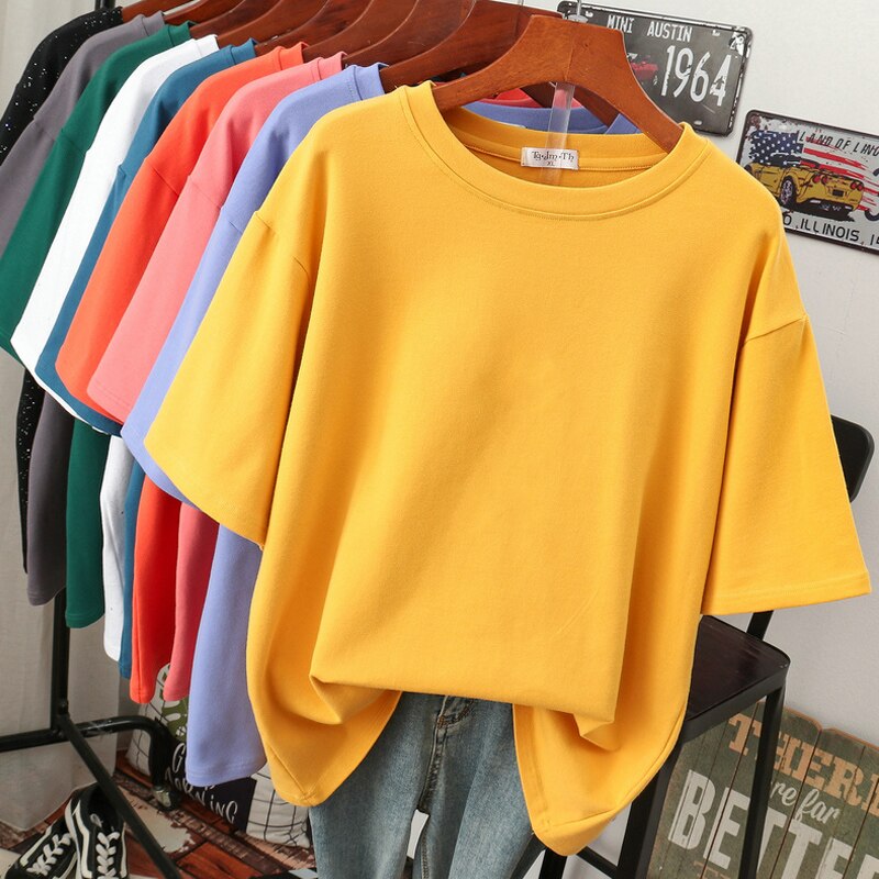 Soft plus-size women's everyday tee. Comfortable short-sleeve round-neck top, perfect for versatile casual wear.
