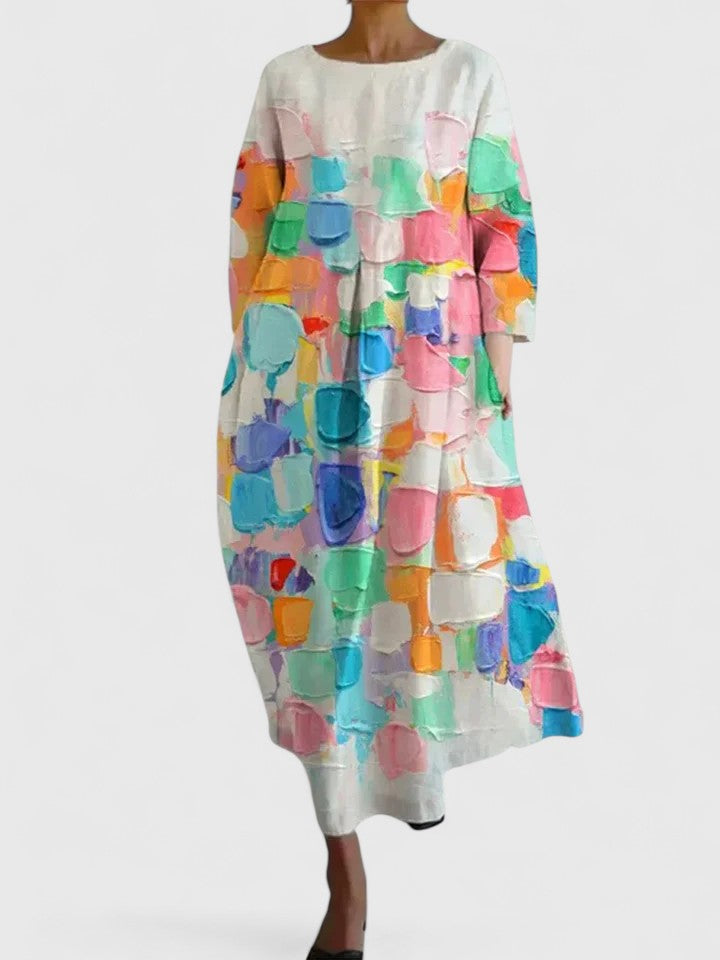 Versatile women's patterned midi dress with a chic floral design, great for spring/summer fashion and ladies' apparel.