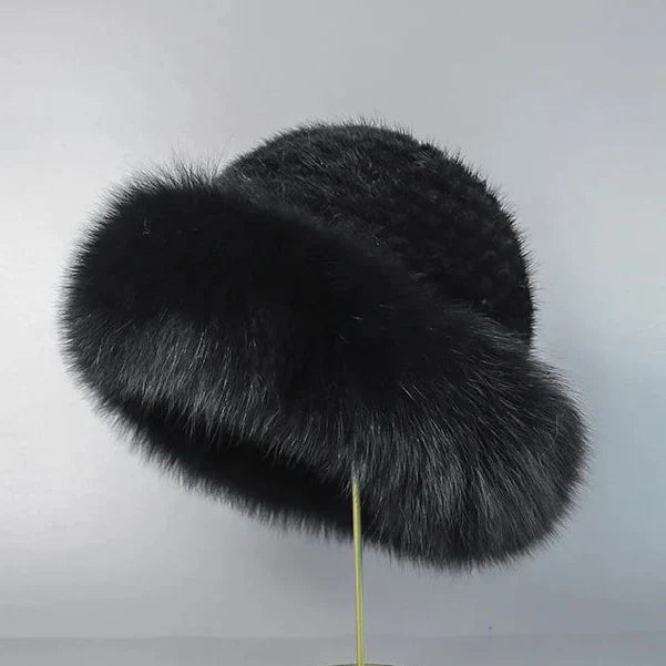Chic women's real mink fur hat. A luxurious & warm fashion accessory, perfect for elegant winter outfits.
