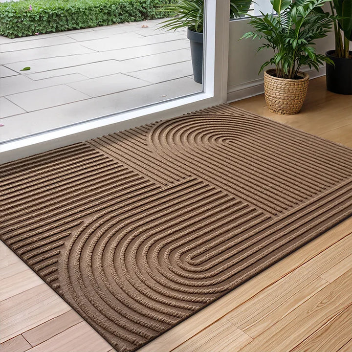 Grey polyester water-absorbing door mat, non-slip, quick-drying for indoor & outdoor use, durable entryway mat.