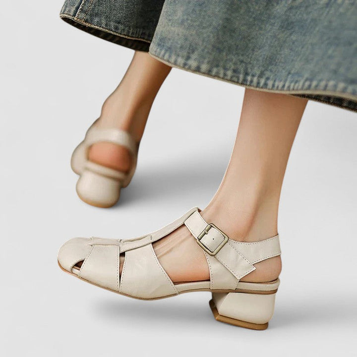 Comfortable women's beige Mary Jane shoes with arch support, perfect for casual style and orthopaedic comfort.