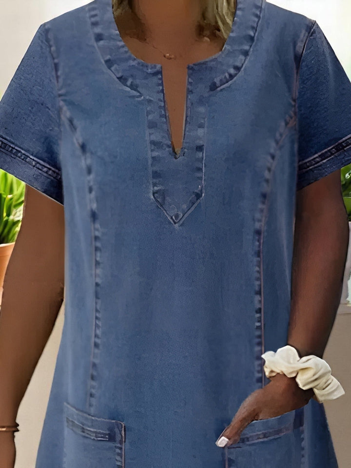 Elegant yet casual women's midi dress, ideal for versatile everyday wear. Chic and comfortable for any occasion.