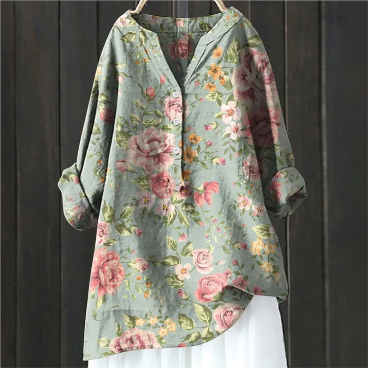 Regular fit women's floral print blouse, ideal for comfortable spring and summer fashion.