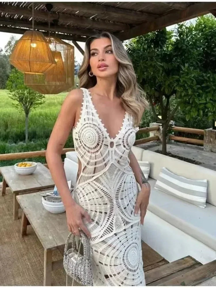 Chic women's V-neck maxi dress with a flowy silhouette, ideal for parties, summer, or elegant evening wear.