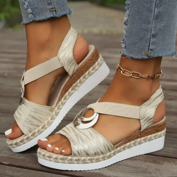 Comfortable women's orthopedic sandals featuring arch support. Perfect for casual summer wear & walking.