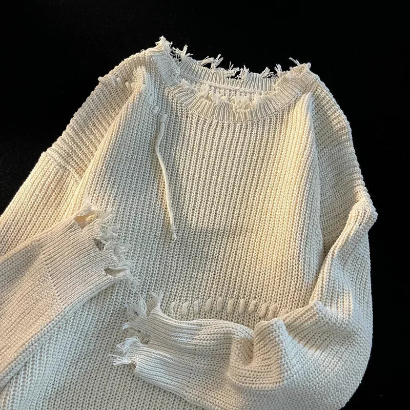 Comfortable long-sleeve knitted pullover for men, a stylish sweater offering cozy warmth & modern casual wear.