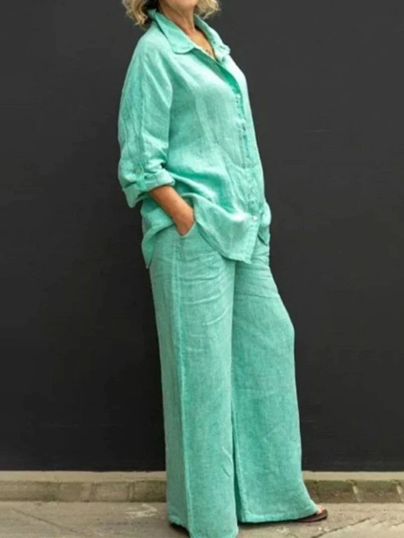 Casual women's two-piece outfit with a comfortable top and matching pants, ideal for relaxed everyday wear.