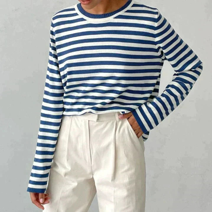 Comfortable women's striped t-shirt, perfect for casual chic outfits. Soft, short sleeve, round neck.