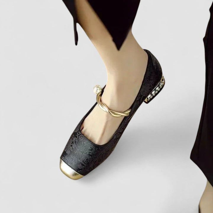 Black women's orthopaedic Mary Jane shoes, comfortable, elegant, and versatile for any occasion.