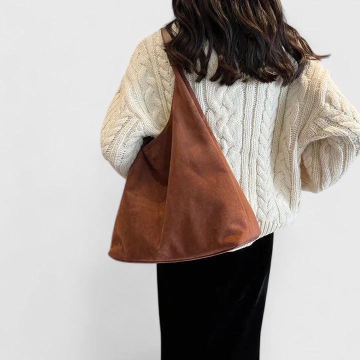 Versatile women's shoulder tote bag, a stylish handbag for everyday use, ample space for all needs.