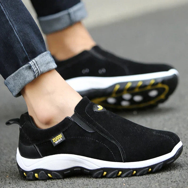 Green men's lightweight slip-on sneakers, offering effortless style, comfort, and everyday versatility.