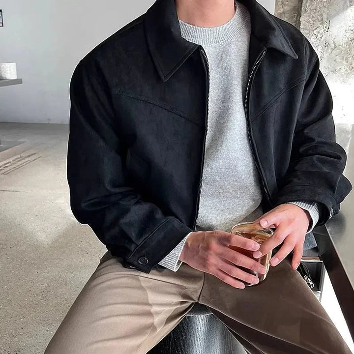 Stylish men's relaxed fit blazer, a comfortable and modern tailored suit jacket for spring and autumn casual fashion.