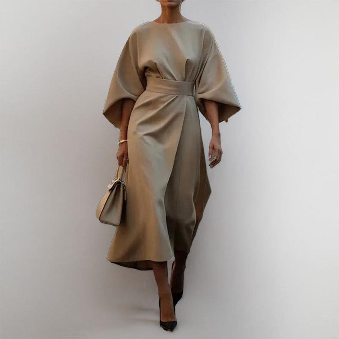 Women's batwing maxi dress. Elegant long dress with a comfortable satin feel. Ideal for evening wear.