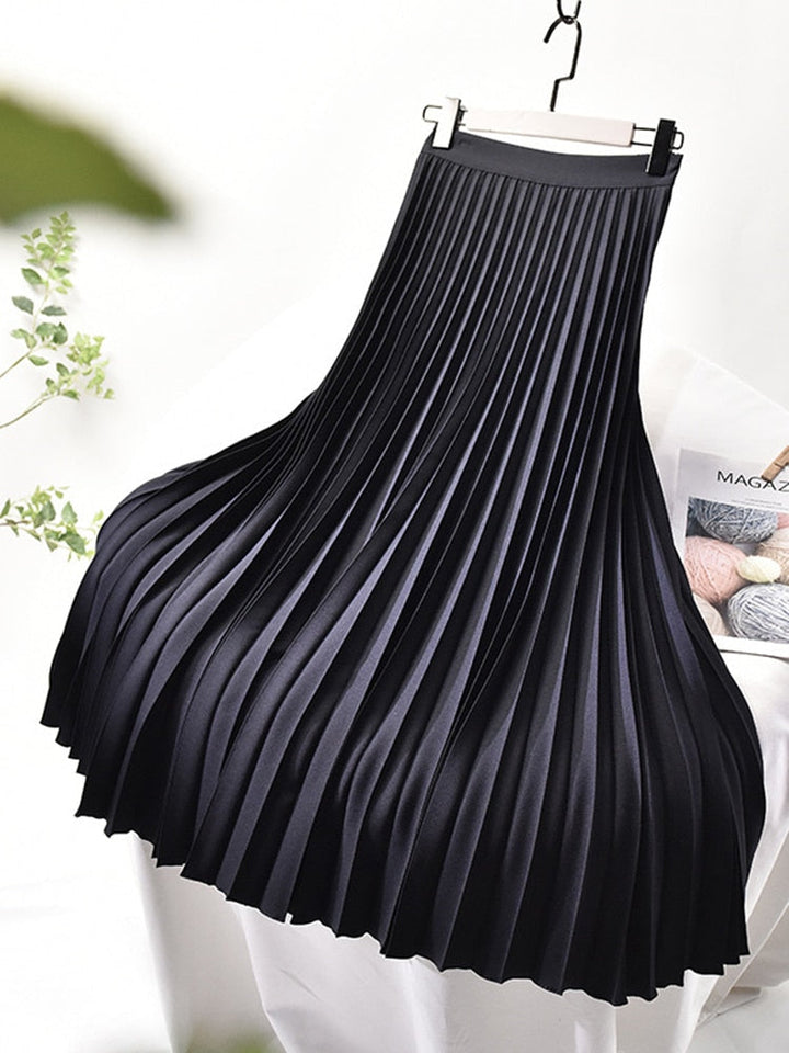 Flowy A-line pleated skirt for women, high-waisted and comfortable, a versatile addition to your wardrobe.