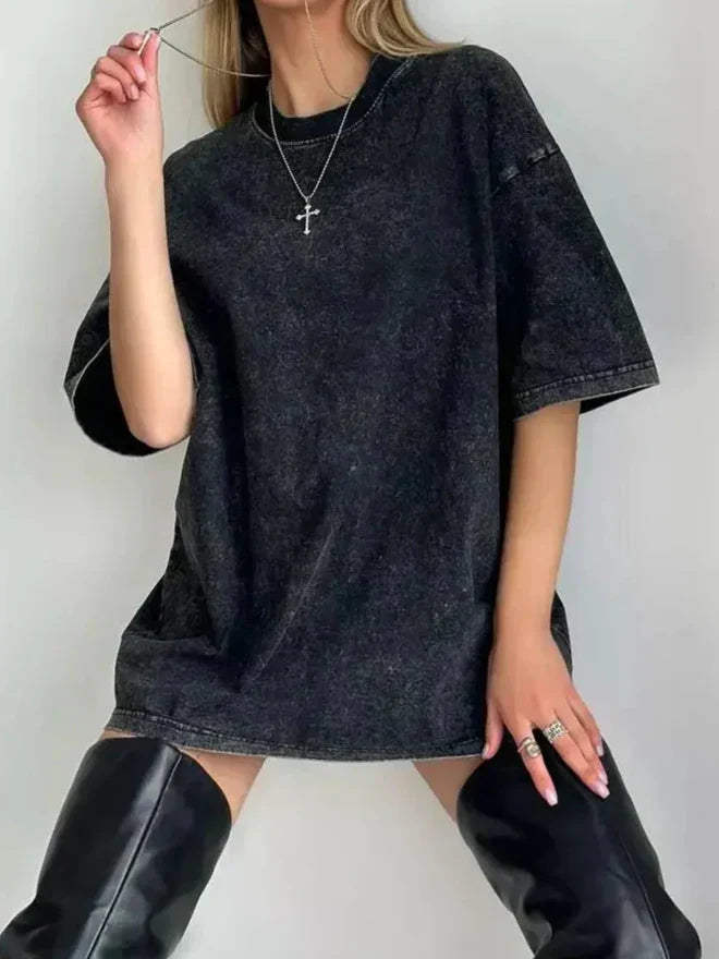 Versatile women's short sleeve oversized vintage wash crewneck tee for summer & everyday fashion.