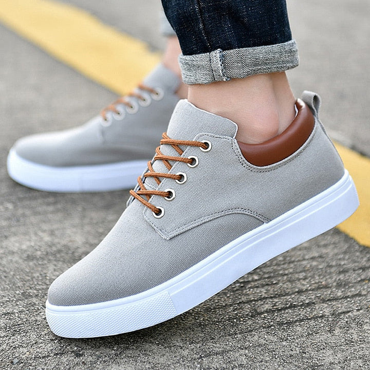 Stylish men's everyday shoes, low-top, lace-up, and highly cushioned for maximum comfort.