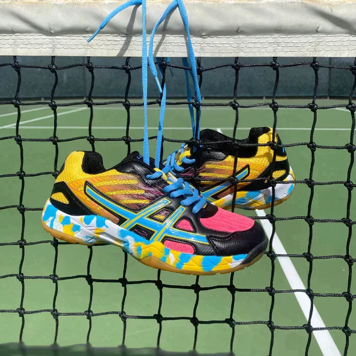 Lightweight women's athletic running trainers, ideal for dynamic sports performance & comfort.