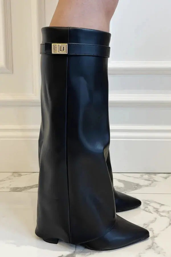Versatile women's fashion tall boots, ideal for both formal and casual fall outfits.