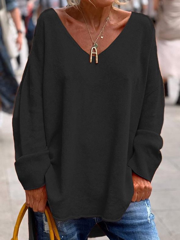 Comfortable women's pullover sweater, vibrant color, versatile for everyday casual wear, long sleeves.