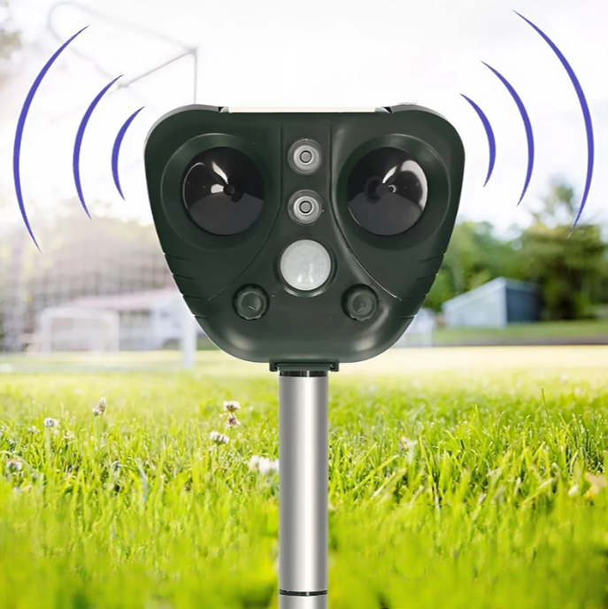 Solar ultrasonic bird repeller, wireless & weatherproof, for garden & outdoor pest control.