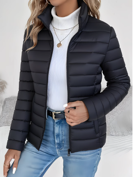 Effortless women's lightweight quilted spring jacket, ideal for transitional weather & comfortable everyday style.