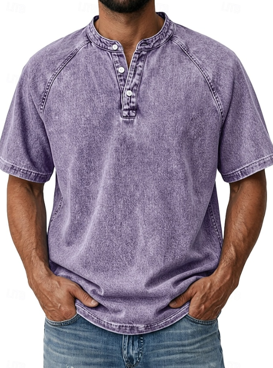 Comfortable men's vintage button shirt, ideal for everyday wear and a timeless classic casual look.