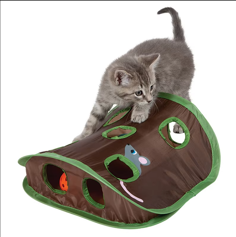 Engage your feline with this interactive activity mat. Ideal for hunting, pouncing, and hide-and-seek games.