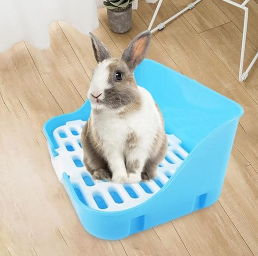 Pet litter tray with ventilation grille for superior odor control & easy cleaning. Essential cat hygiene.