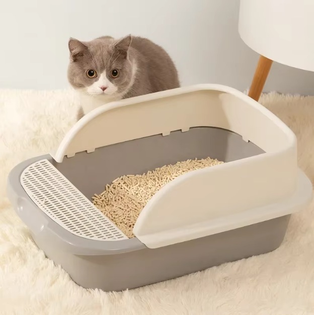 Rosa high rim cat litter tray, perfect for clean cat litter management. Mess-free design.