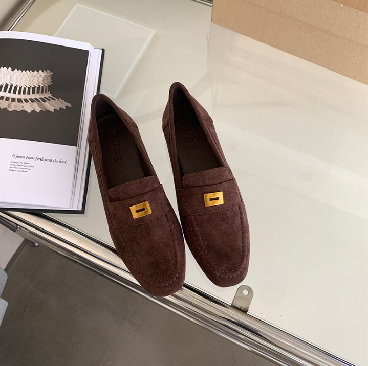 Casual chic women's flat shoes, ultimate comfort for everyday style and versatile wear.