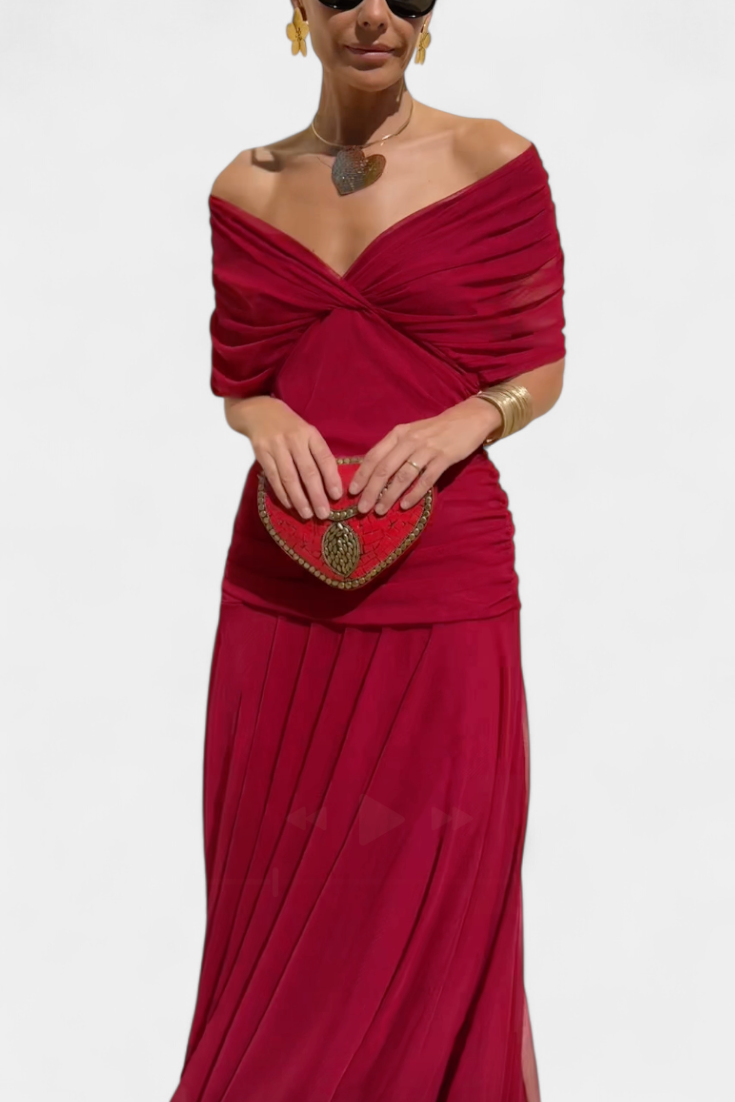 Beautiful women's floral V-neck maxi dress, an elegant and flowy option for summer occasions.