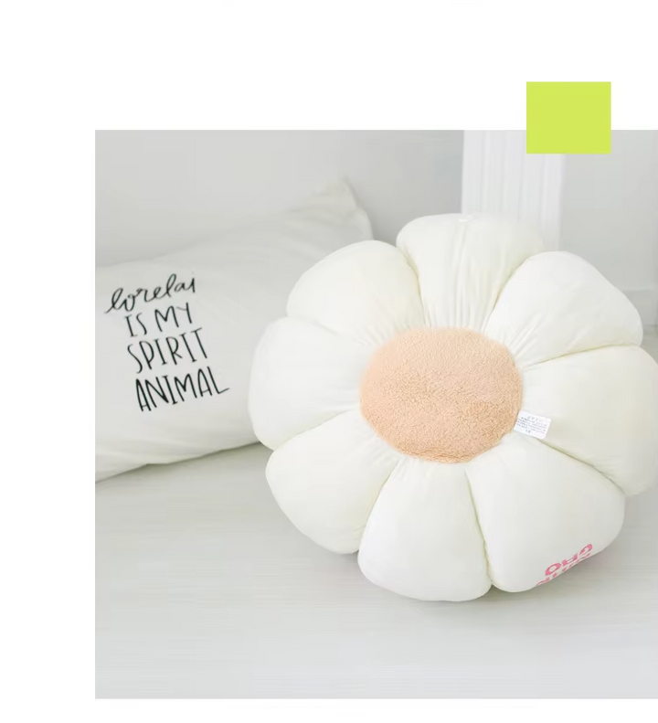 White pet hideaway & cozy animal cave. Garlic design cat bed, also suitable as a soft small dog bed.