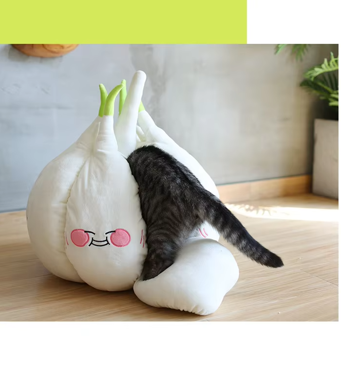 White garlic design cozy cave bed for cats & small dogs. Soft pet hideaway & washable pet furniture.