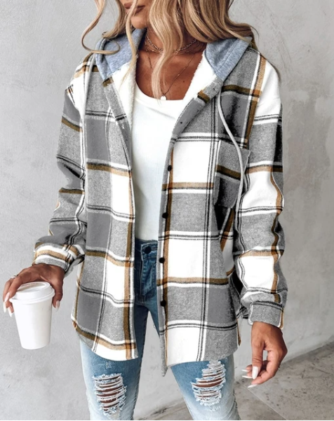 Casual men's outerwear shirt jacket, button-up, relaxed fit, ideal for layering and everyday comfort.