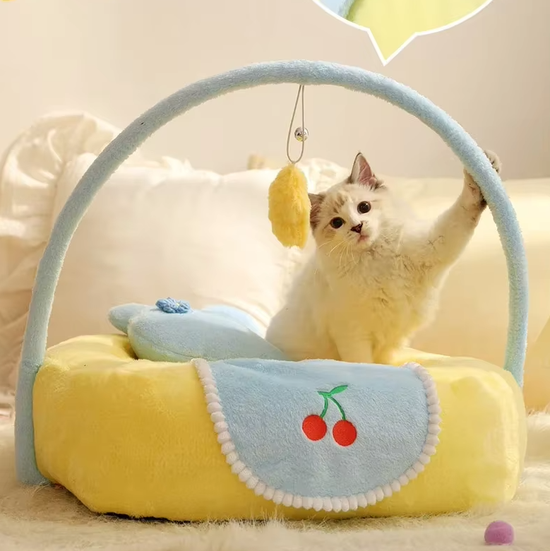 Feline Lounge Duck Bed: Plush, cozy cat bed for ultimate comfort & relaxation. A soft, durable pet bed for happy cats.
