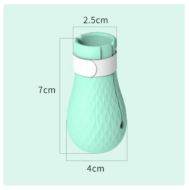 Feline wellness accessory: 4 green cat paw protection caps for safe grooming & scratch prevention in pets.