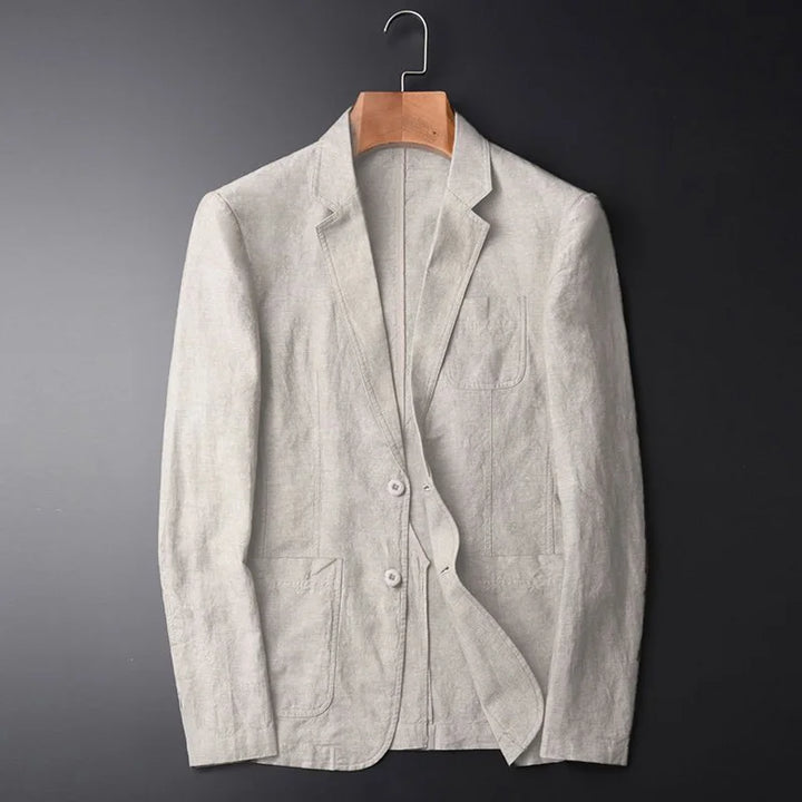 Elegant women's blazer, a versatile piece for office wear or casual outings.