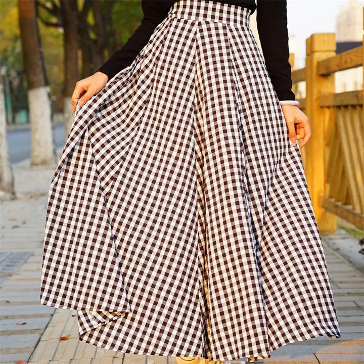 Comfortable high-waist maxi skirt for women, ideal long skirt for casual everyday wear.