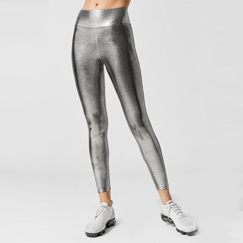 Versatile women's black leggings, perfect as workout pants or stylish everyday bottoms.