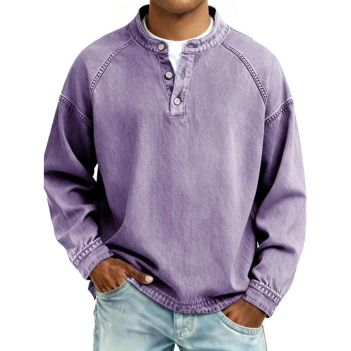 Comfortable men's vintage button-down long sleeve shirt, a versatile choice for classic casual men's fashion.