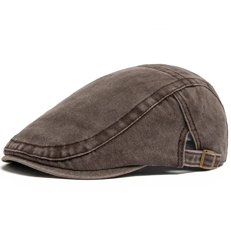 Outdoor cap: men's classic flat cap, comfortable and stylish everyday hat for timeless casual wear.