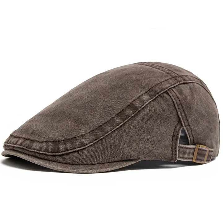 Outdoor cap: men's classic flat cap, comfortable and stylish everyday hat for timeless casual wear.