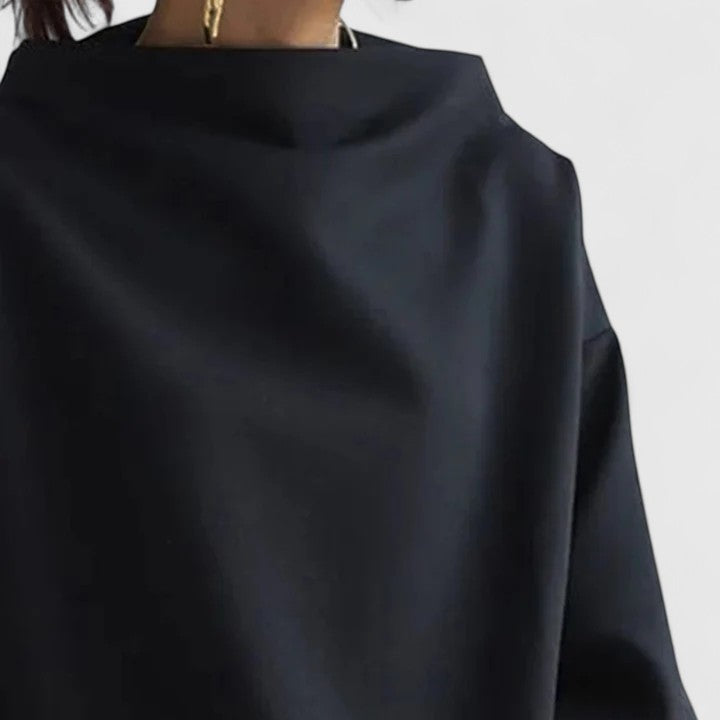 Elegant high neck women's top, combining comfort and versatility. A chic, sophisticated addition to any wardrobe.