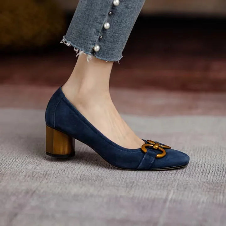 Stylish women's fashion sandals with orthopedic comfort, ideal for versatile summer & formal events.