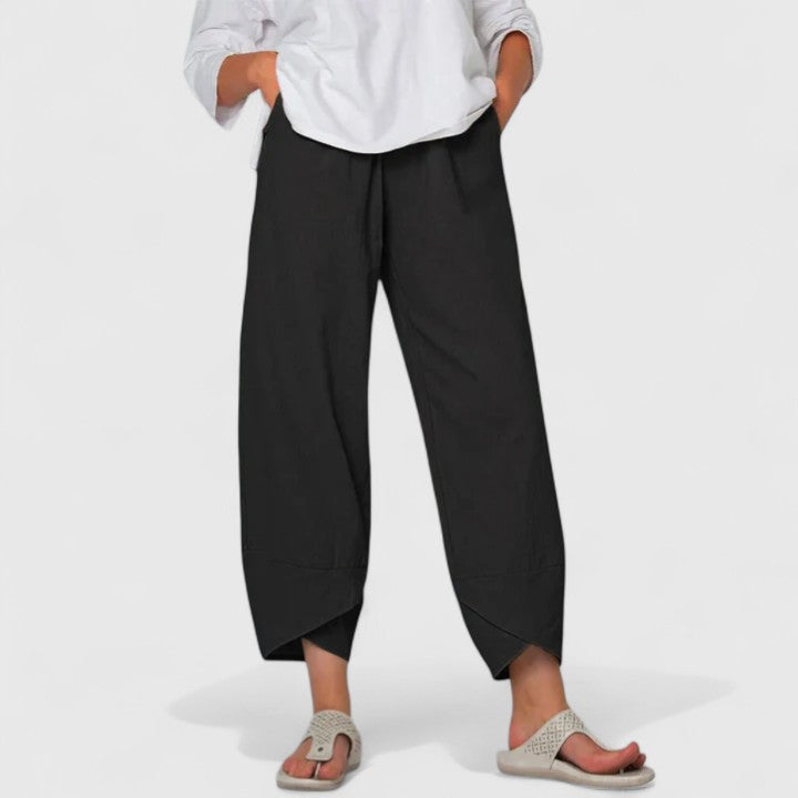 Fashion-forward women's wide-leg pants for an elegant and comfortable vintage-inspired ensemble.