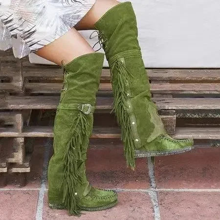 Customizable women's knee-high fashion boots. Versatile and chic, designed for elegant fall outfits.