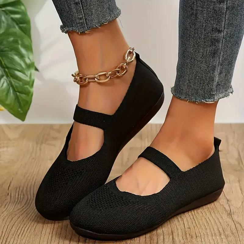 Women's comfortable slip-on shoes for effortless everyday style.