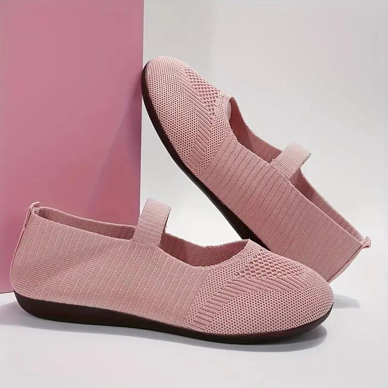 Easy on women's slip-on casual footwear, perfect for daily comfort and versatile style.