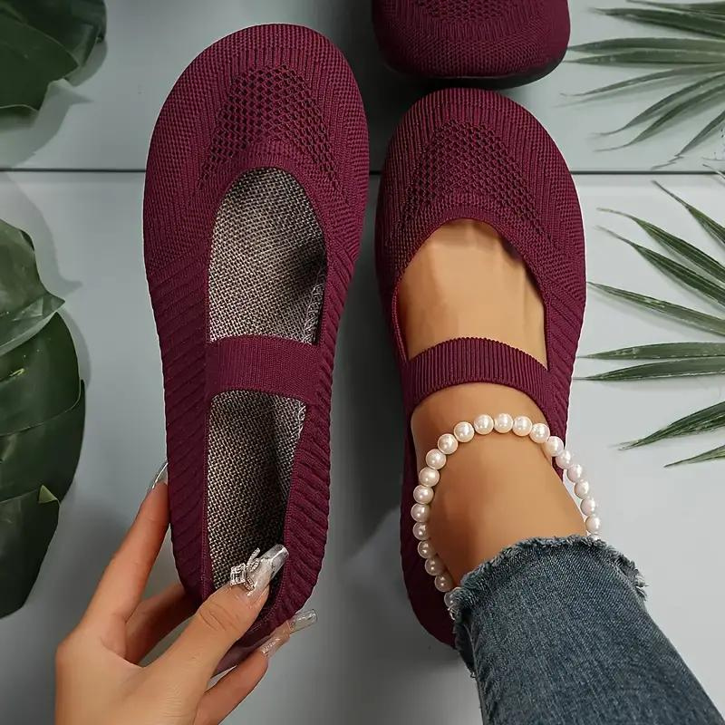 Stylish & easy-on women's slip-on sneakers, perfect for comfortable everyday fashion.